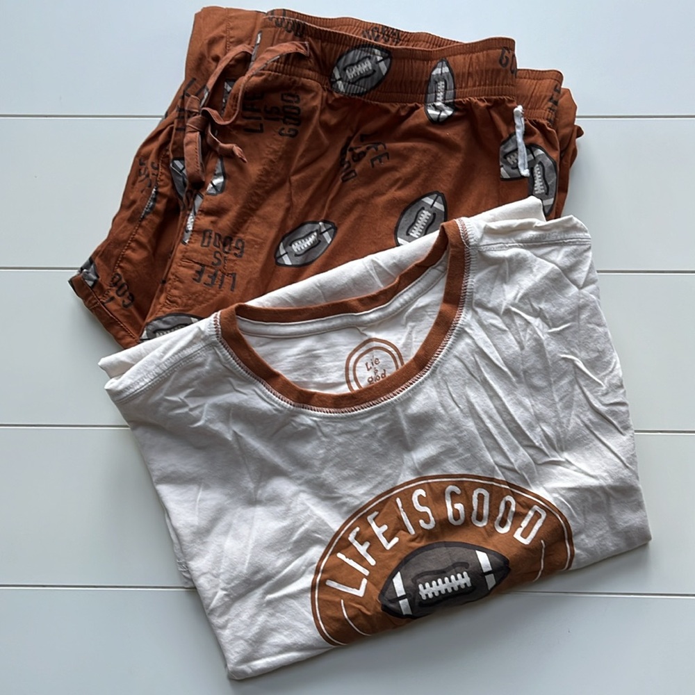 LIFE IS GOOD Men’s Football Sleep Shirt